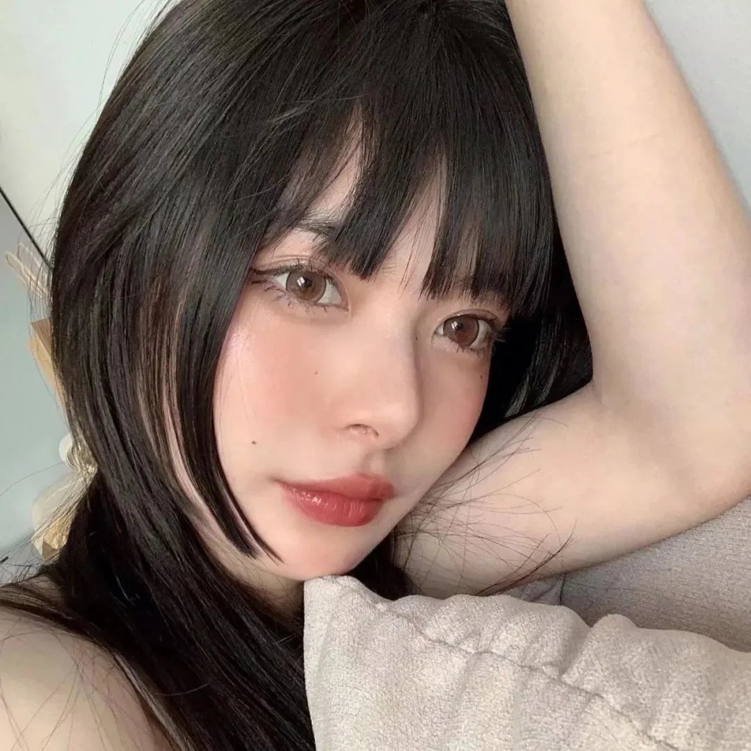 伴游女王